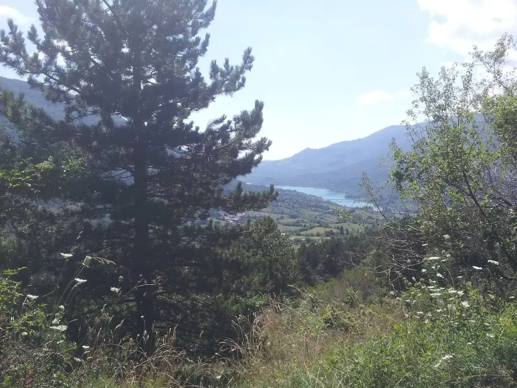 Lago di Barrea verso Passo Godi